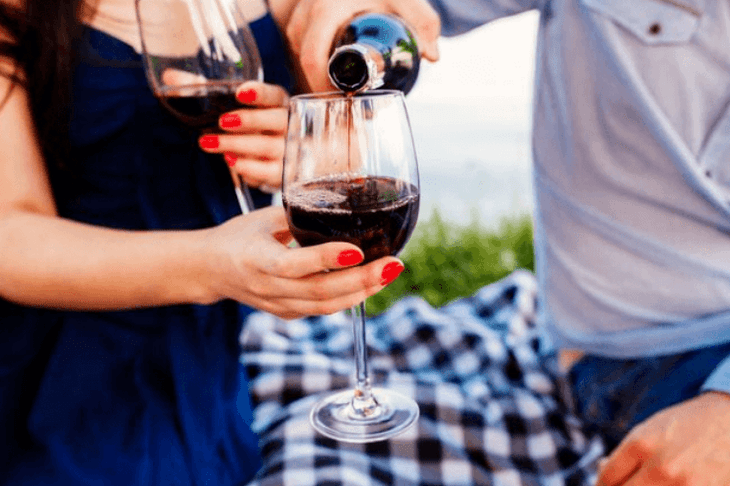 Wine is the best alcoholic drink for a pleasant night before sex